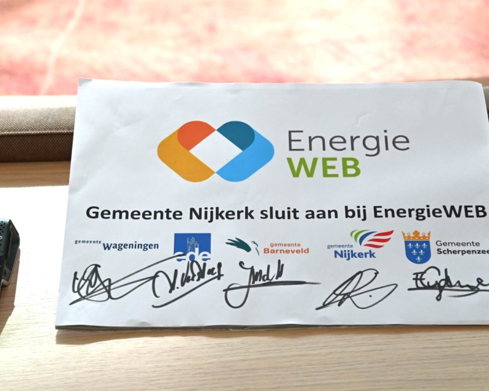 Handdtekeningen onder contract